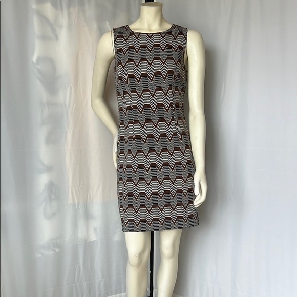 Trina Turk Dresses & Skirts - Trina Turk Knit Shift Dress